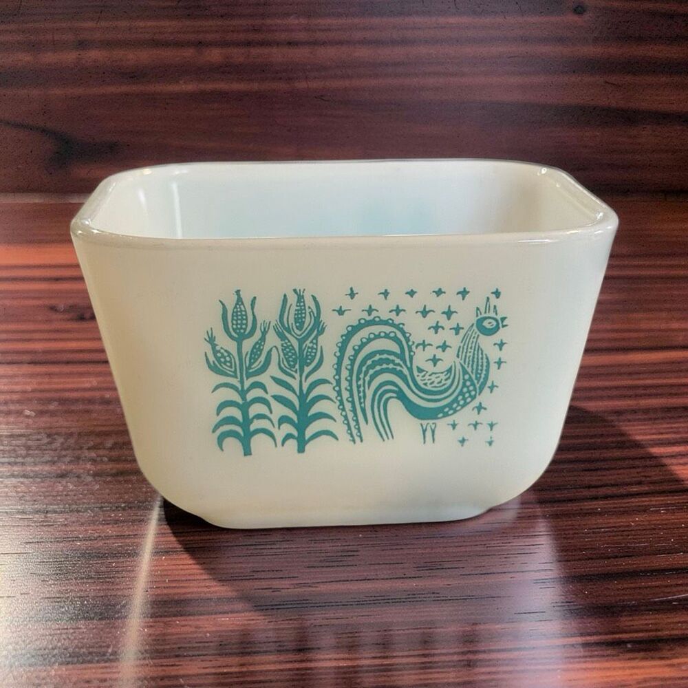 Pyrex Amish Butter Print Rooster Turquoise 501 Refrigerator Dish 1.5 Cup Dish